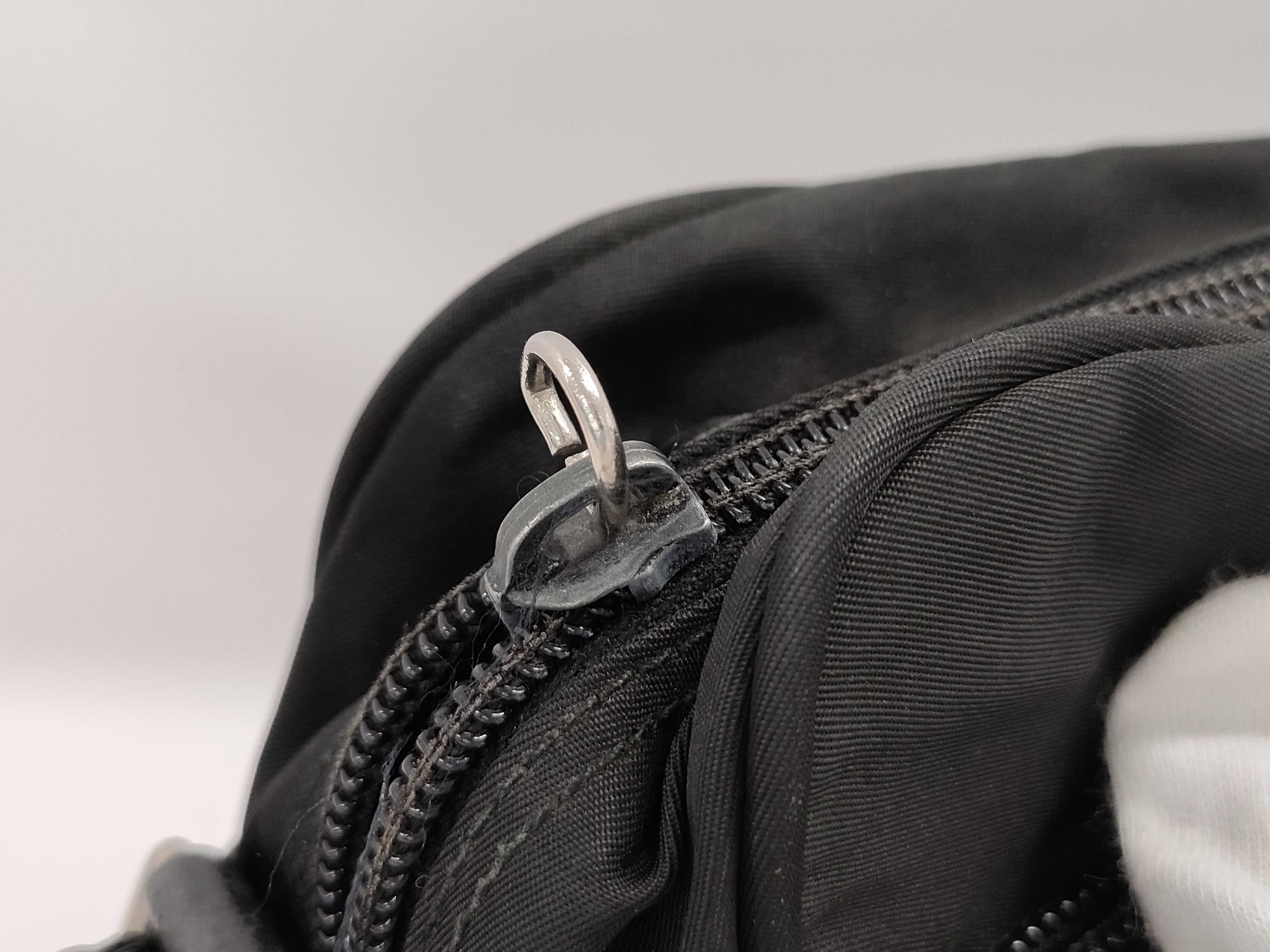 【水曜終了】(10827_0063)PRADA プラダ ショルダーバッグ 破れ