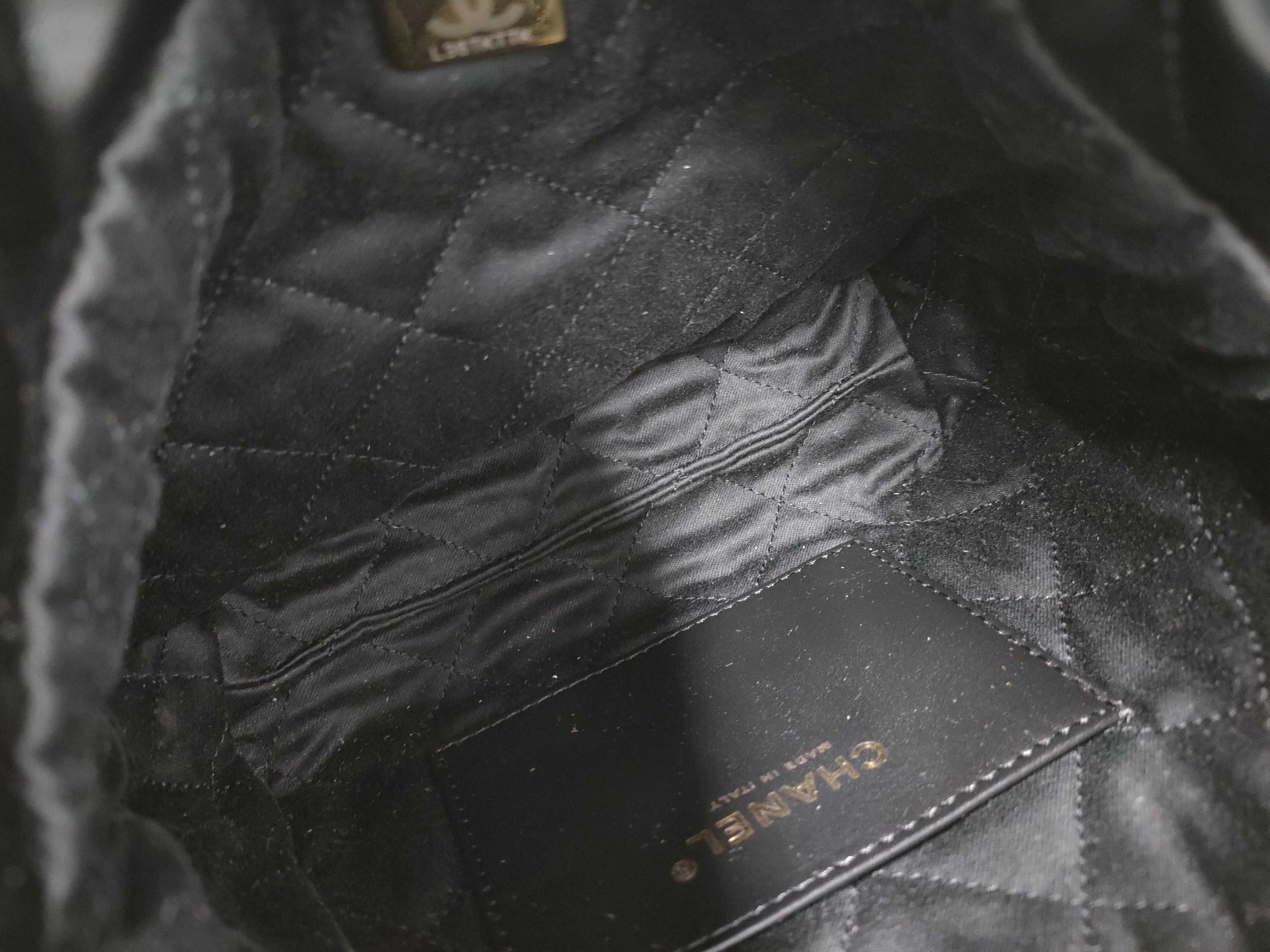 【水曜終了】(10814_0008)CHANEL シャネル22 シャイニーカーフ ミニ 2way ショルダーバッグ AS3980 ブラック