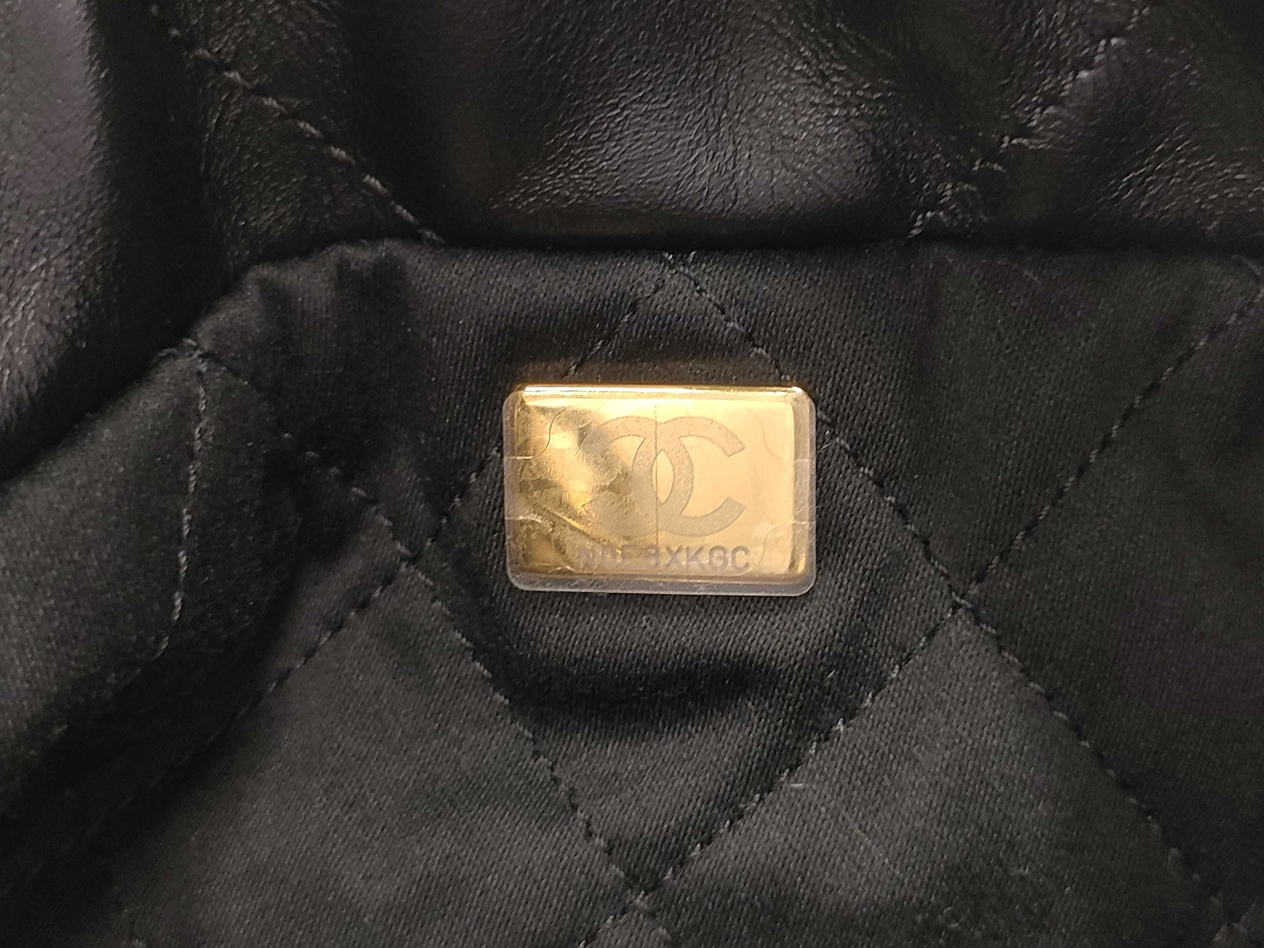 【水曜終了】(10944_0007)CHANEL カーフ 22 シャイニー ショルダーバッグ