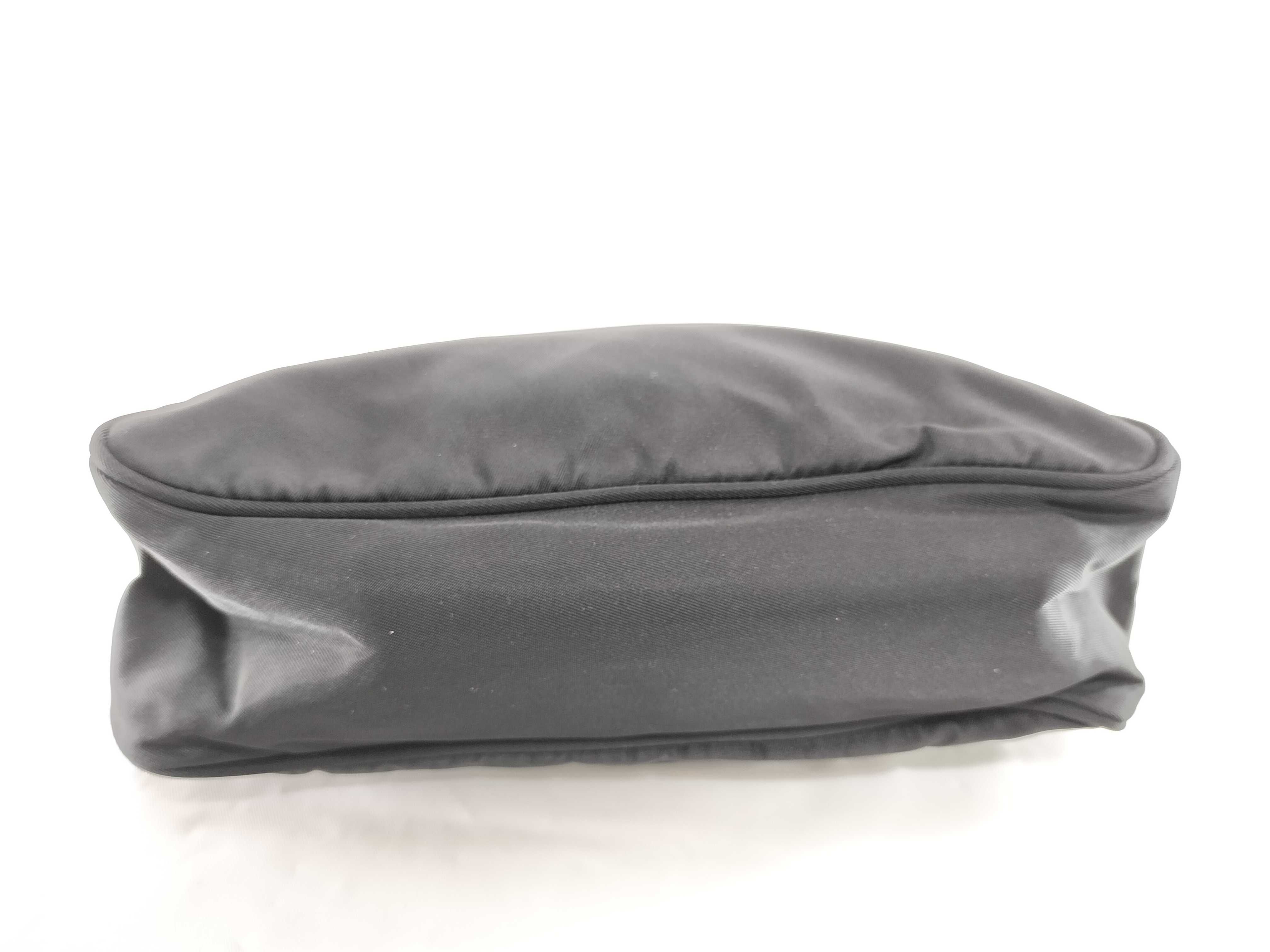 【水曜終了】(10709_0094)PRADA ナイロン ハーフムーン アクセサリーポーチ 保管ニオイ有 ブラック ショルダーバッグ