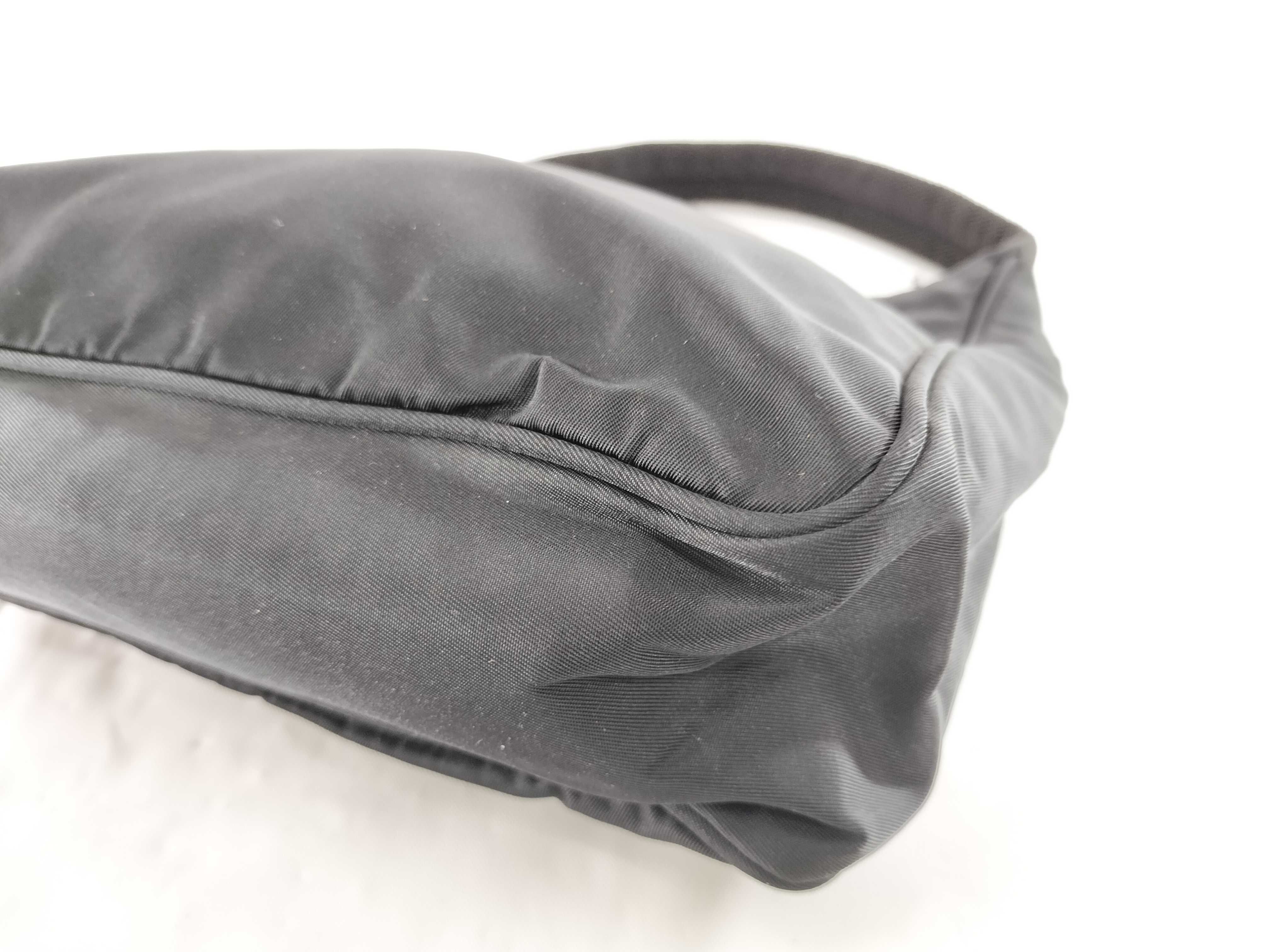 【水曜終了】(10709_0094)PRADA ナイロン ハーフムーン アクセサリーポーチ 保管ニオイ有 ブラック ショルダーバッグ