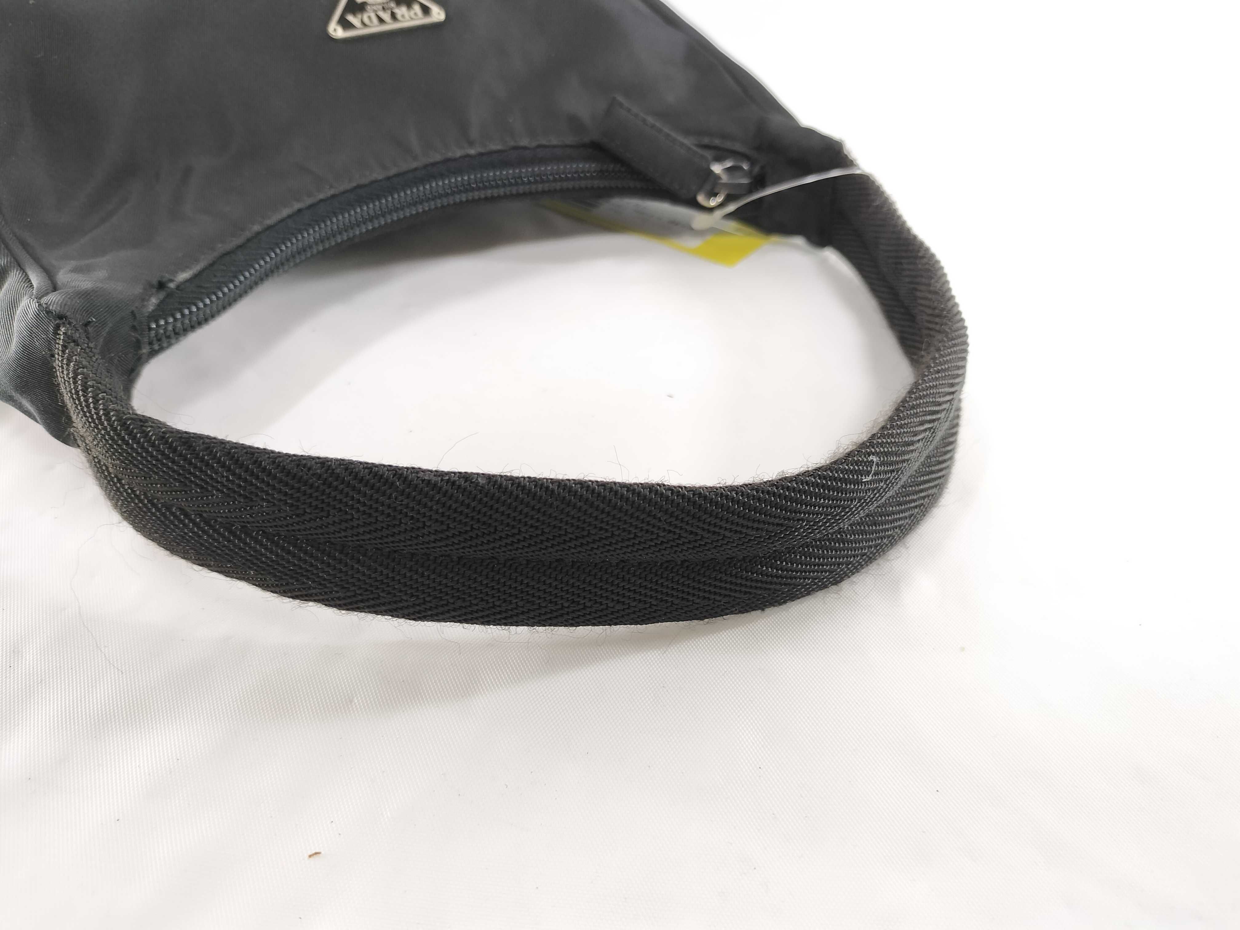 【水曜終了】(10709_0094)PRADA ナイロン ハーフムーン アクセサリーポーチ 保管ニオイ有 ブラック ショルダーバッグ