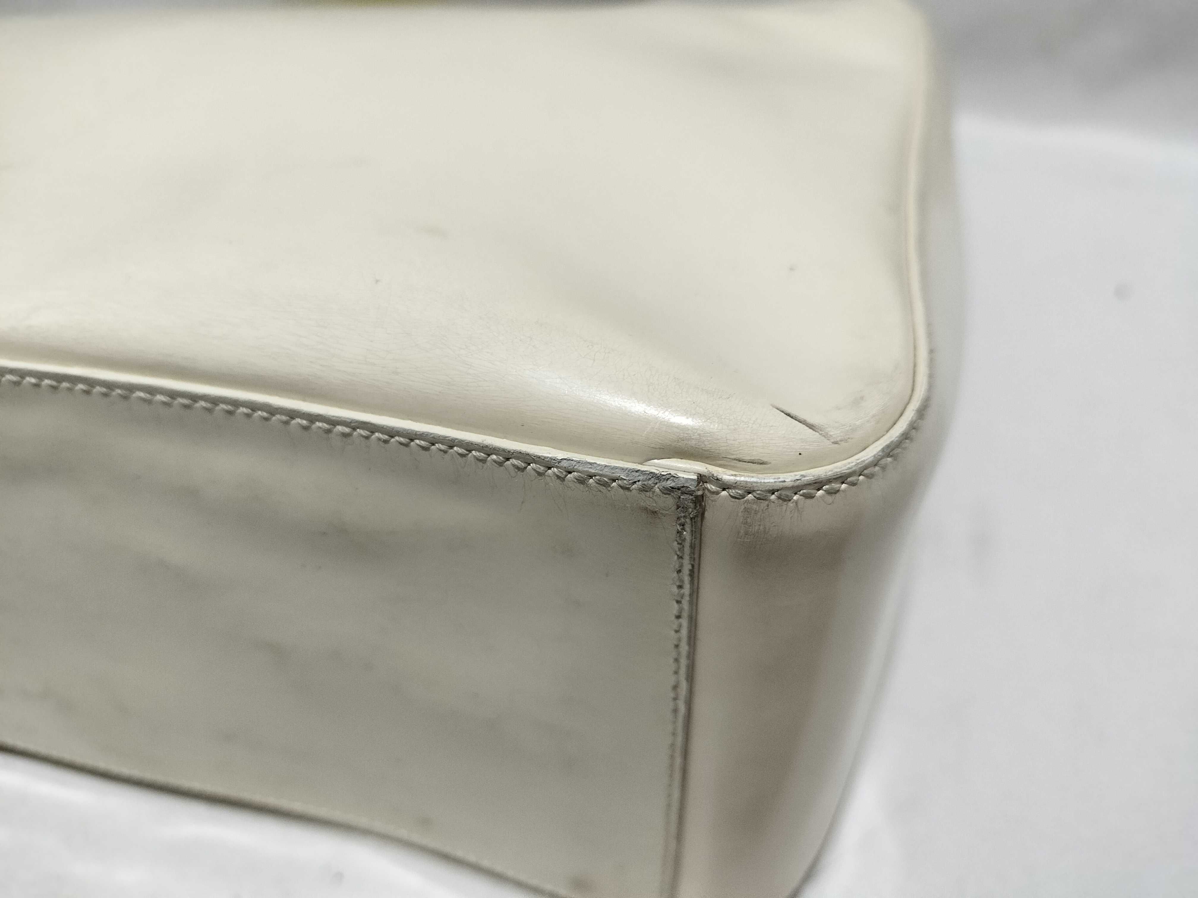 【水曜終了】(10709_0095)PRADA プラスチックハンドル パテント ハンドバッグ ハンドバッグ