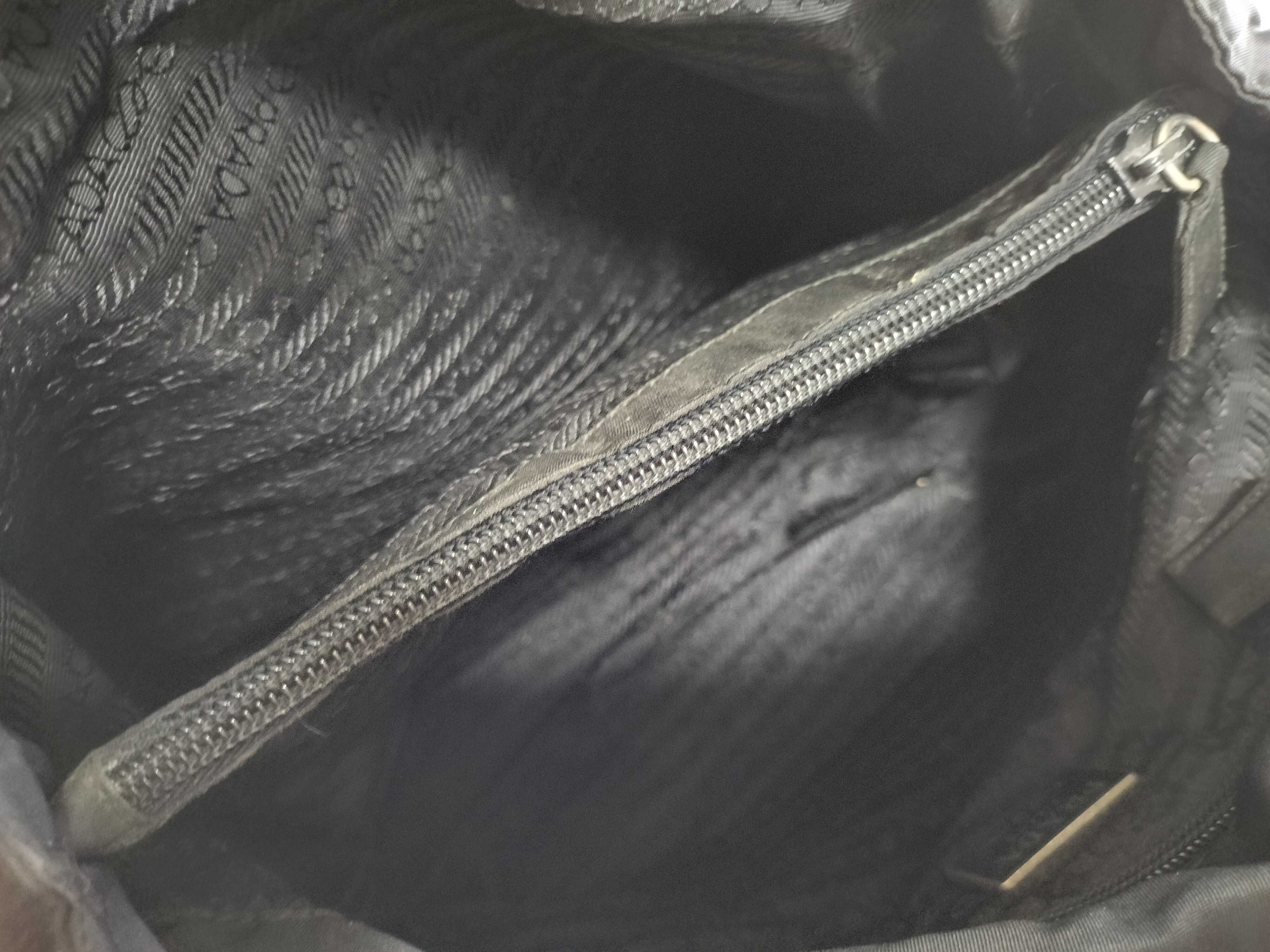 【水曜終了】(10709_0101)PRADA ナイロン 黒 マチ無し ハンド トートバッグ