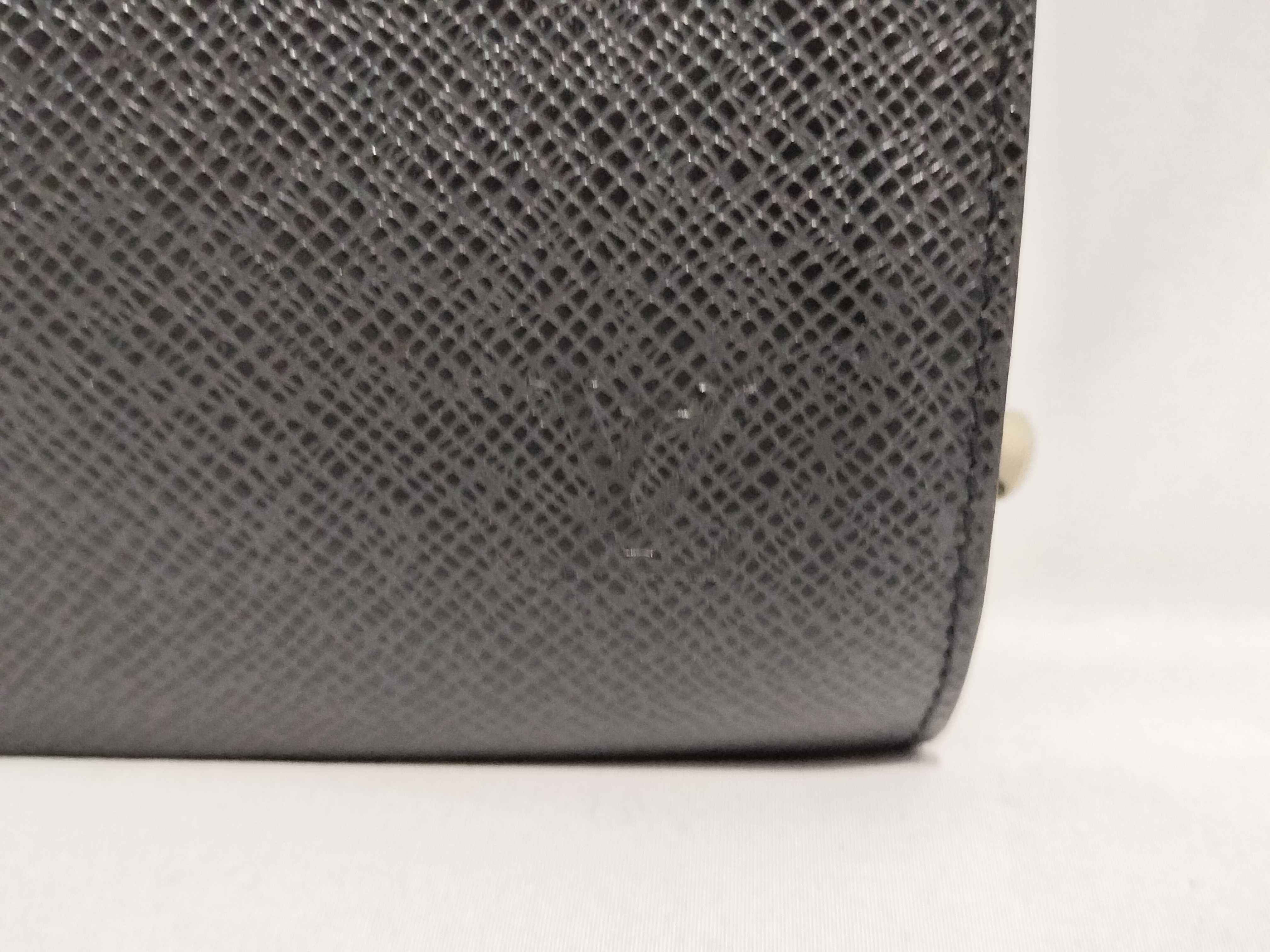 【水曜終了】(10708_0148)LOUIS VUITTON タイガ クラッチ ファスナー取れ クラッチバッグ