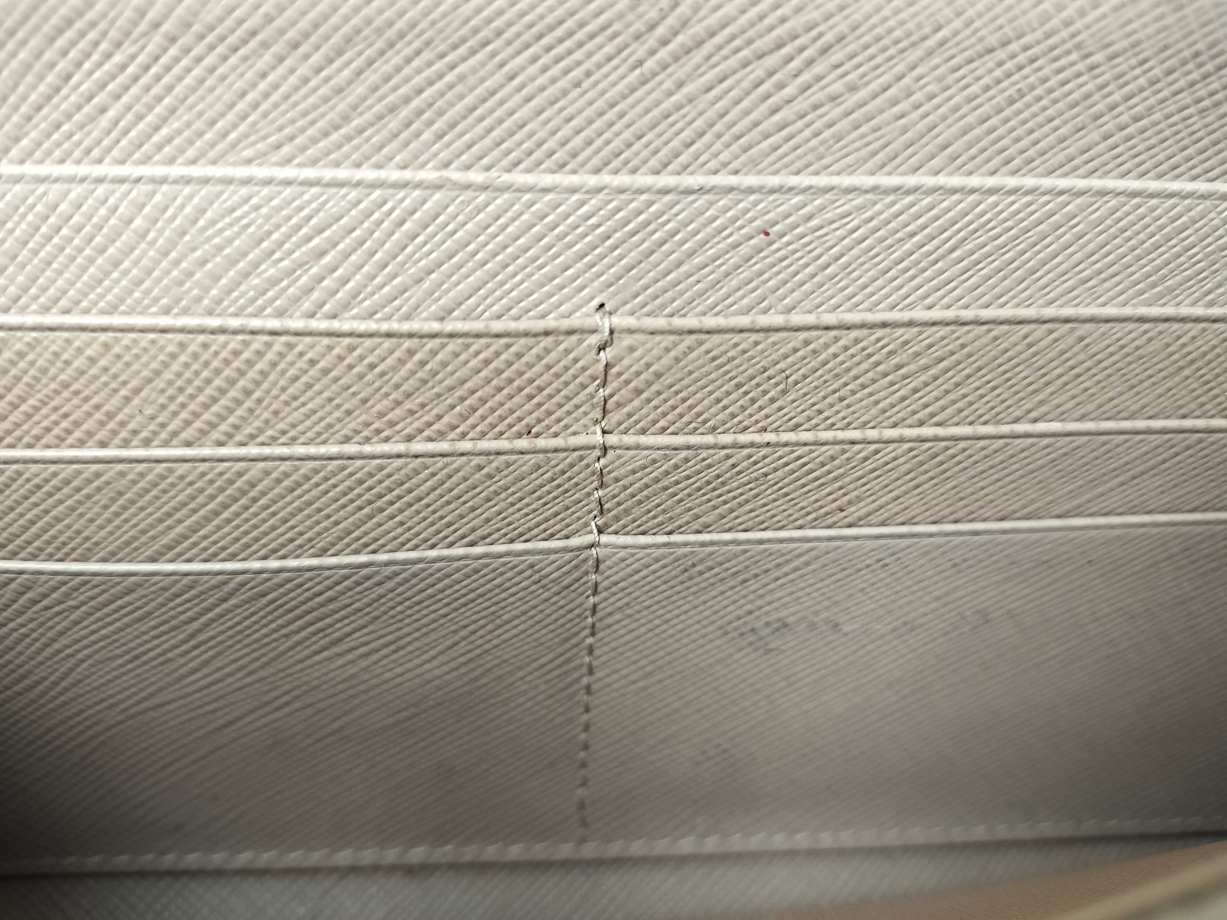 【水曜終了】(10709_0111)PRADA サフィアーノ レザー ラウンドジップ ジッピーウォレット 財布