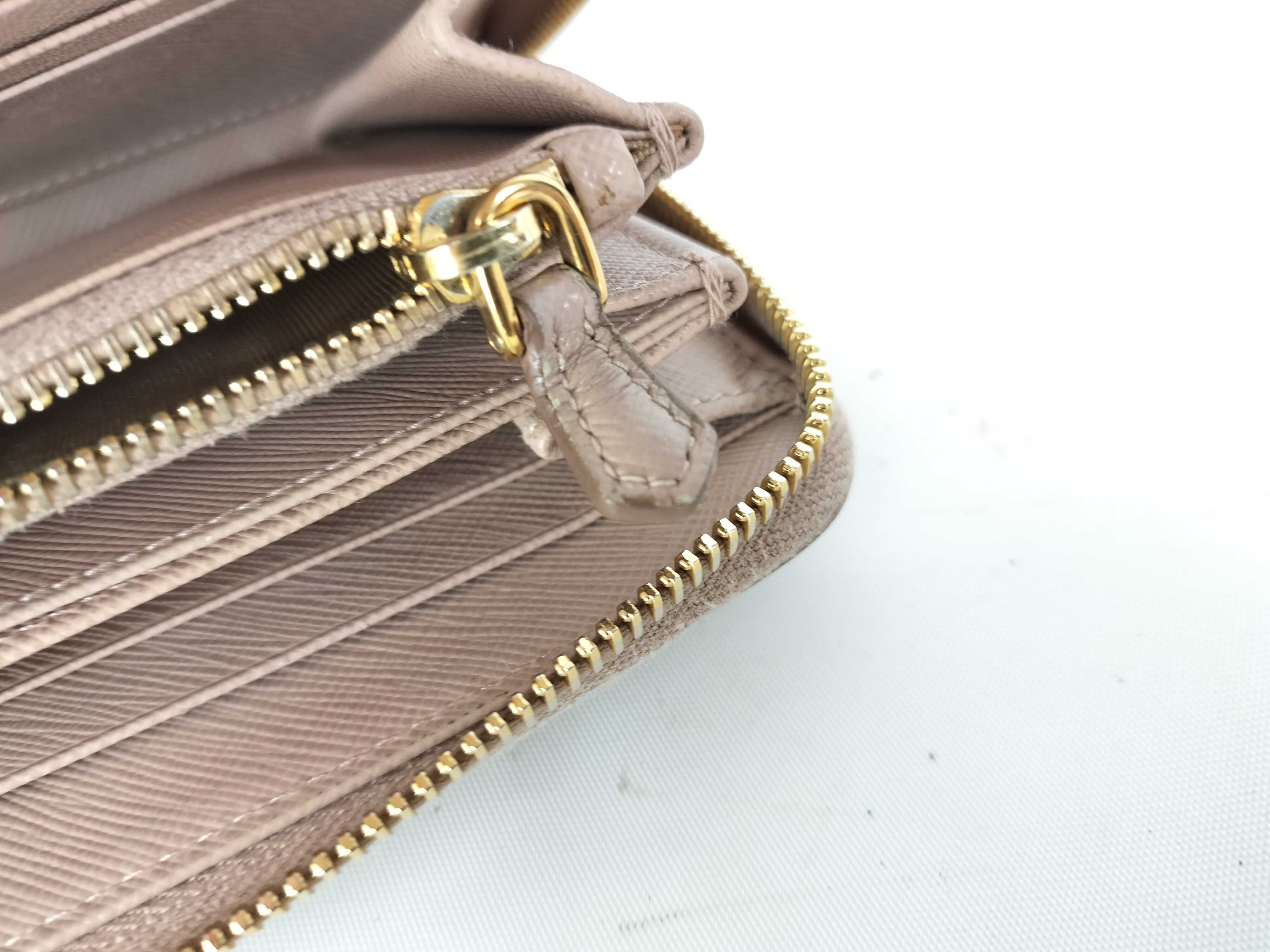 【水曜終了】(10709_0111)PRADA サフィアーノ レザー ラウンドジップ ジッピーウォレット 財布