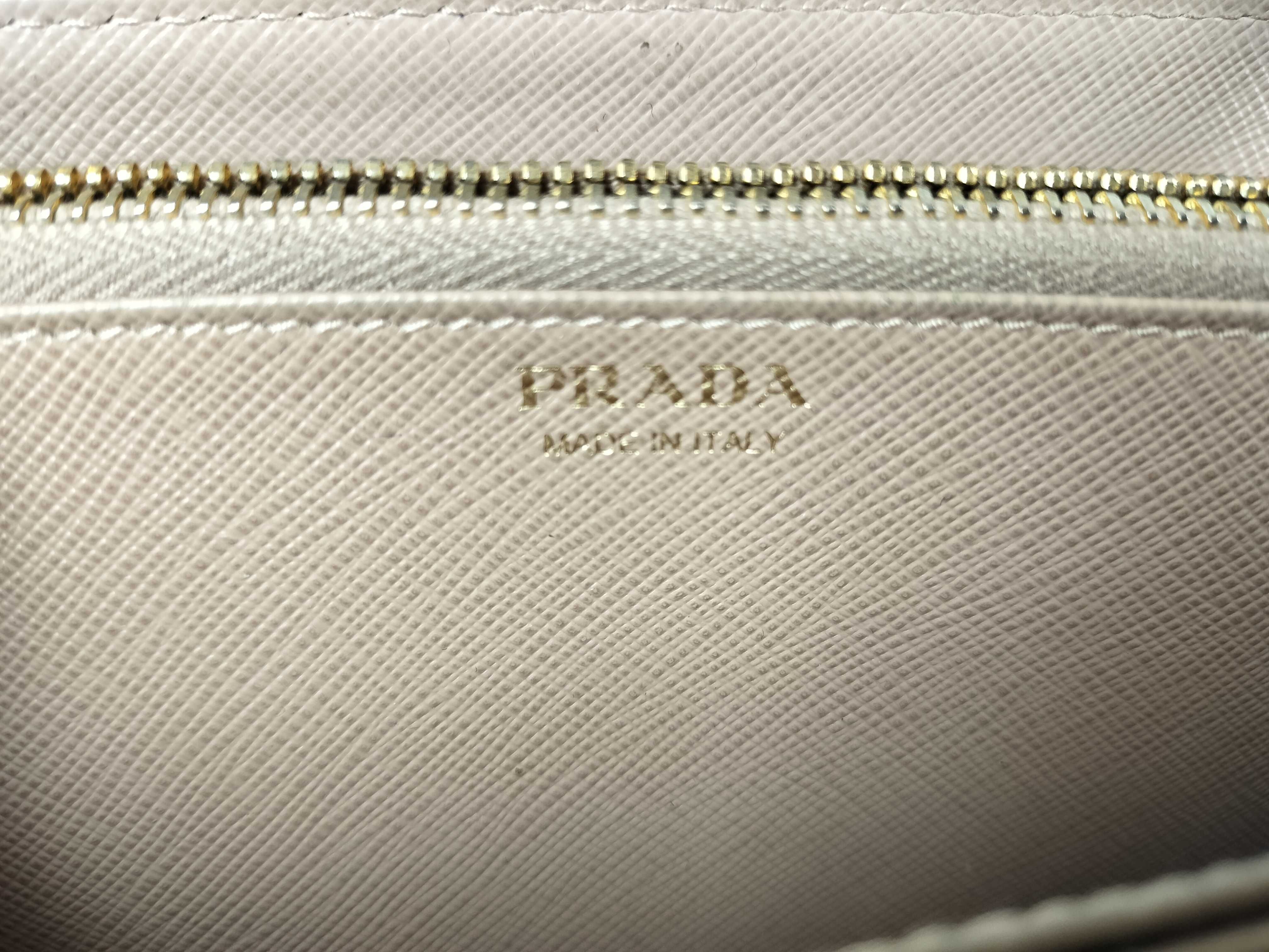 【水曜終了】(10709_0111)PRADA サフィアーノ レザー ラウンドジップ ジッピーウォレット 財布