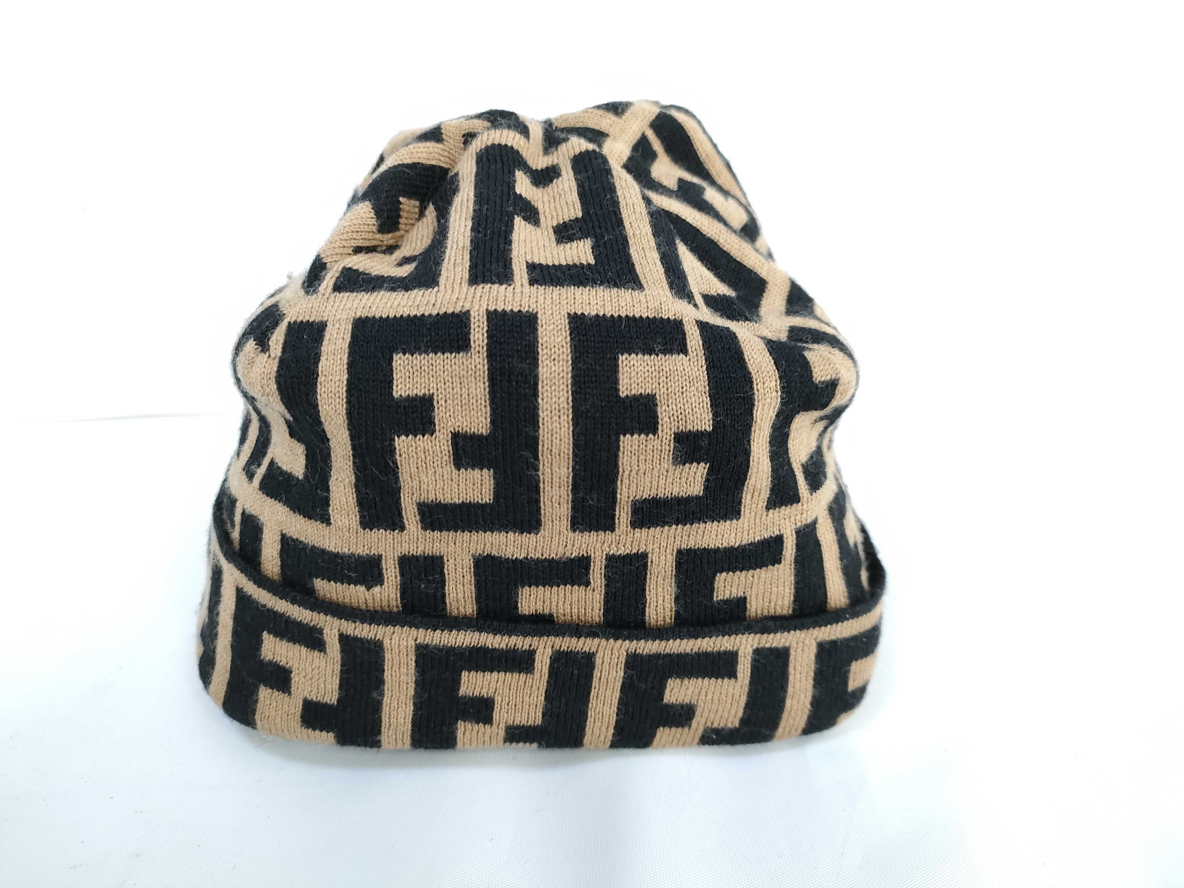 【水曜終了】(10700_0075)FENDI ズッカ柄 ズッカ ニット帽 その他小物