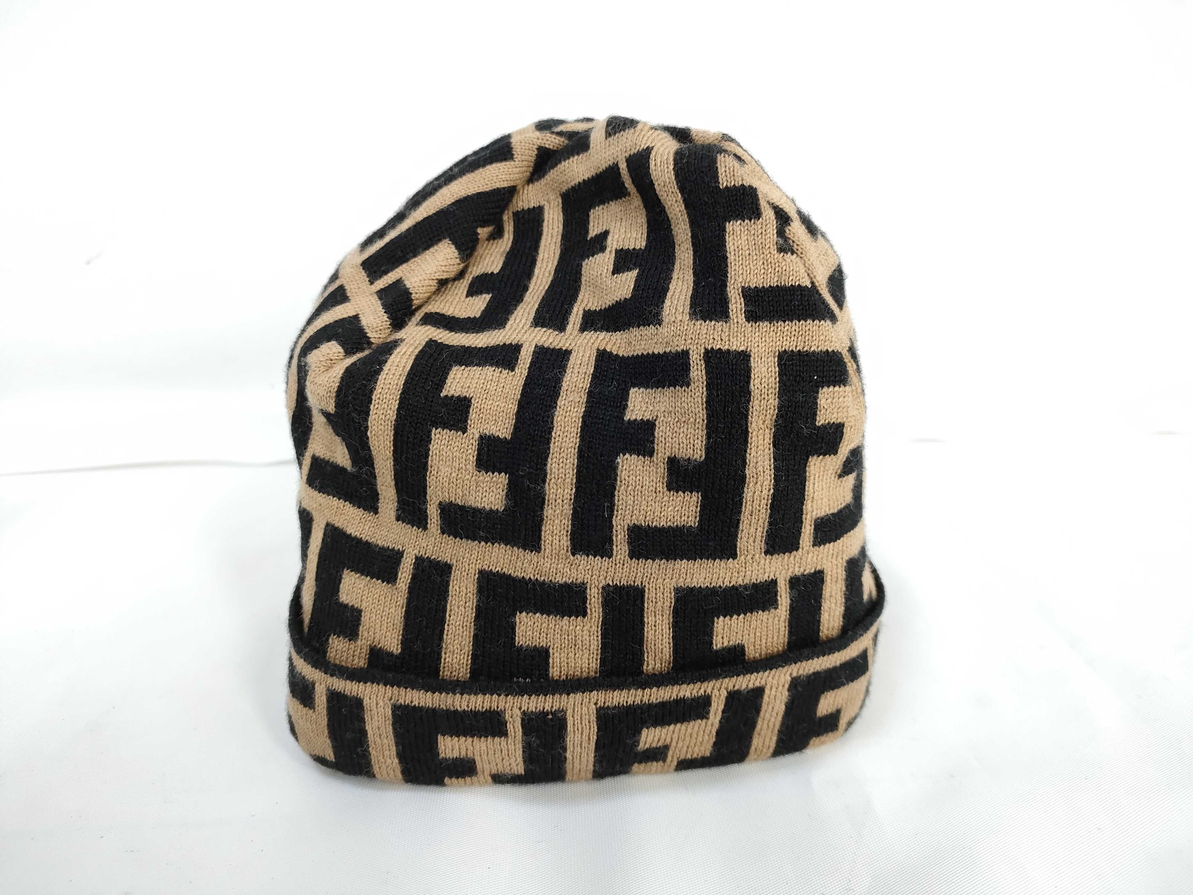 【水曜終了】(10700_0075)FENDI ズッカ柄 ズッカ ニット帽 その他小物