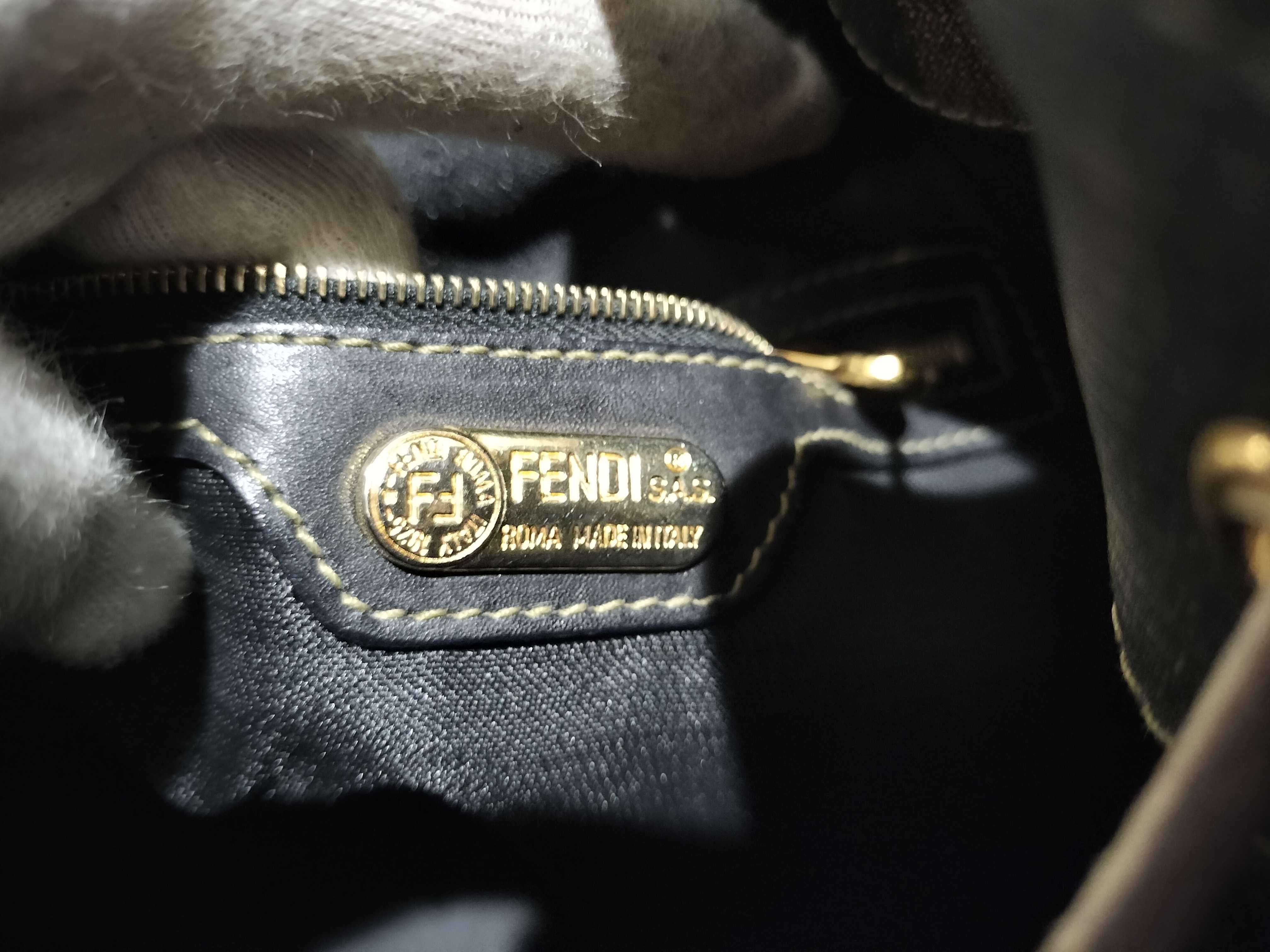 【水曜終了】(10709_0138)FENDI ペカン柄 紐 持ち手切れ リュックサック