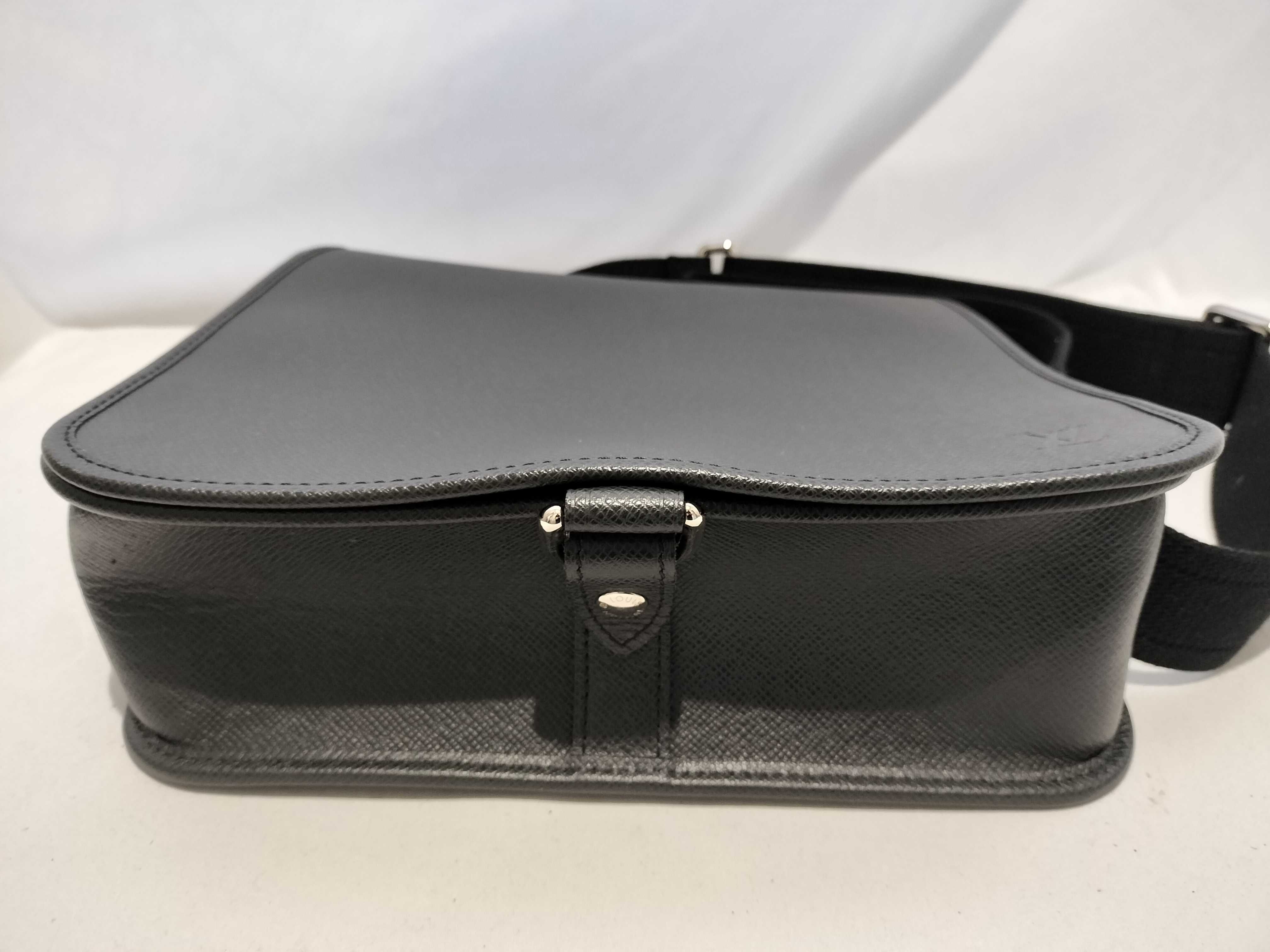 【水曜終了】(10697_0045)LOUIS VUITTON タイガ アンドレ ショルダーバッグ