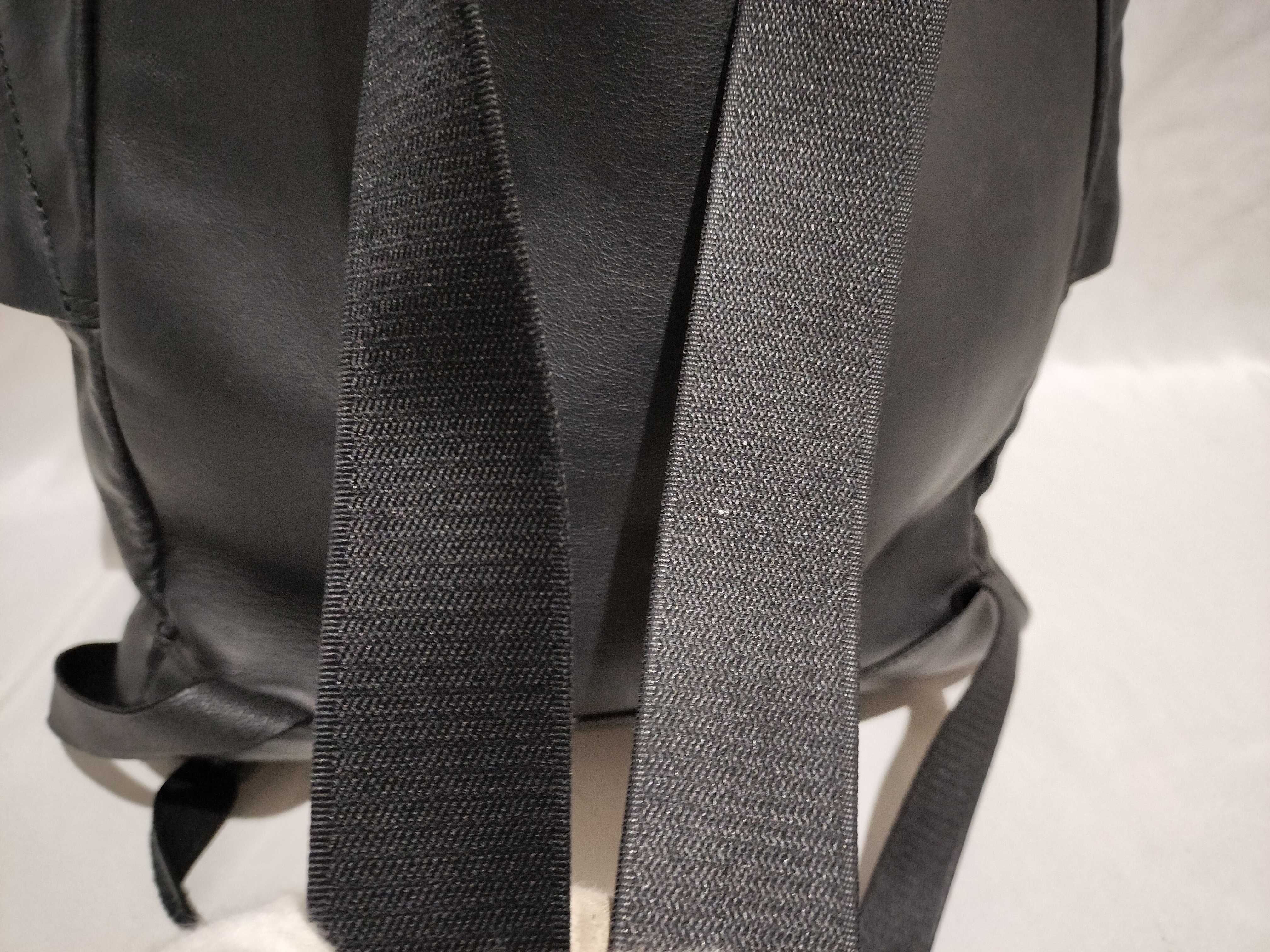 【水曜終了】(10699_0165)BALENCIAGA パンチングロゴ リュック リュックサック