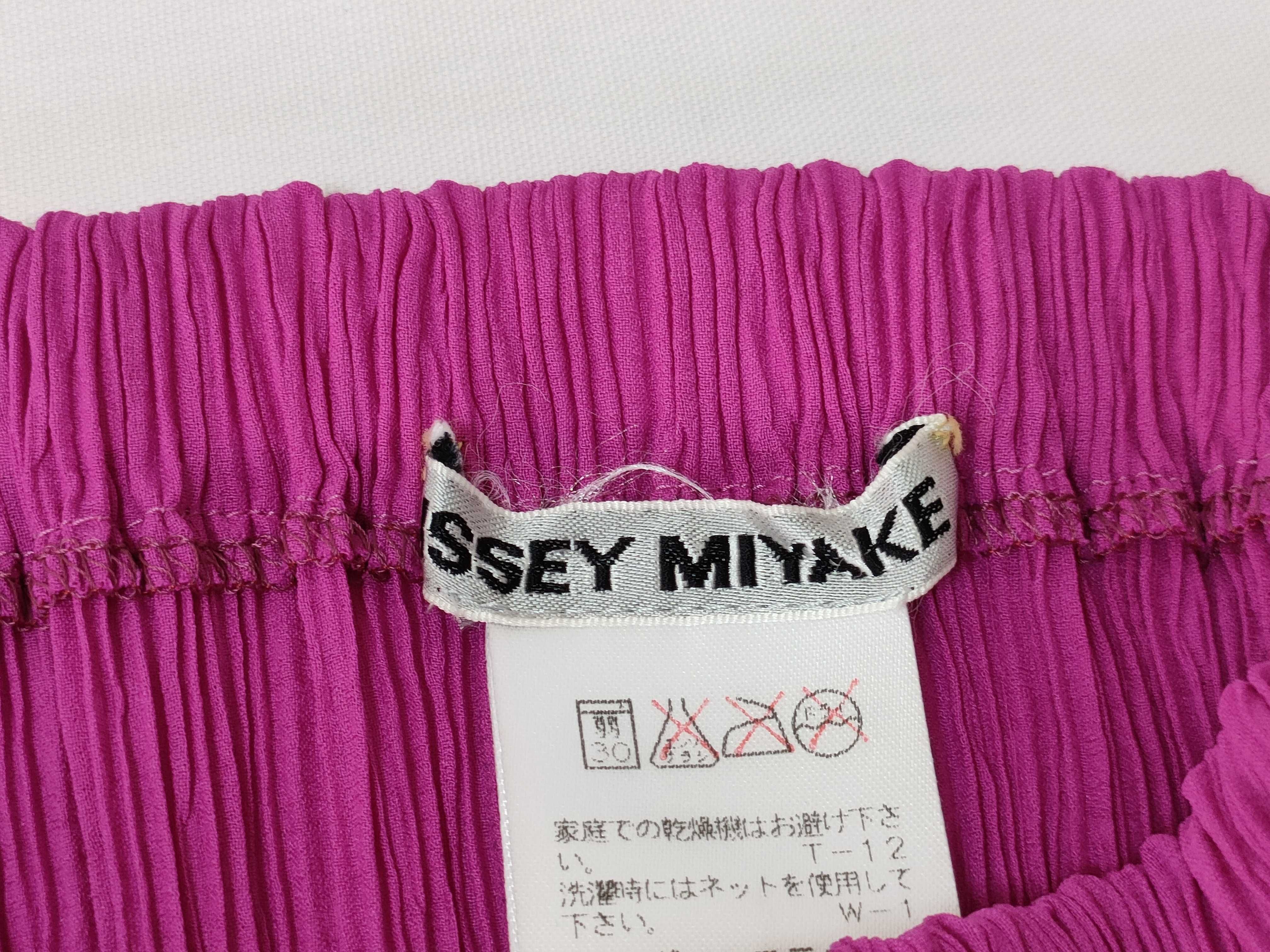 日曜終了(10743_0017)▼ISSEY MIYAKE イッセイミヤケ セットアップ 紫 その他アパレル