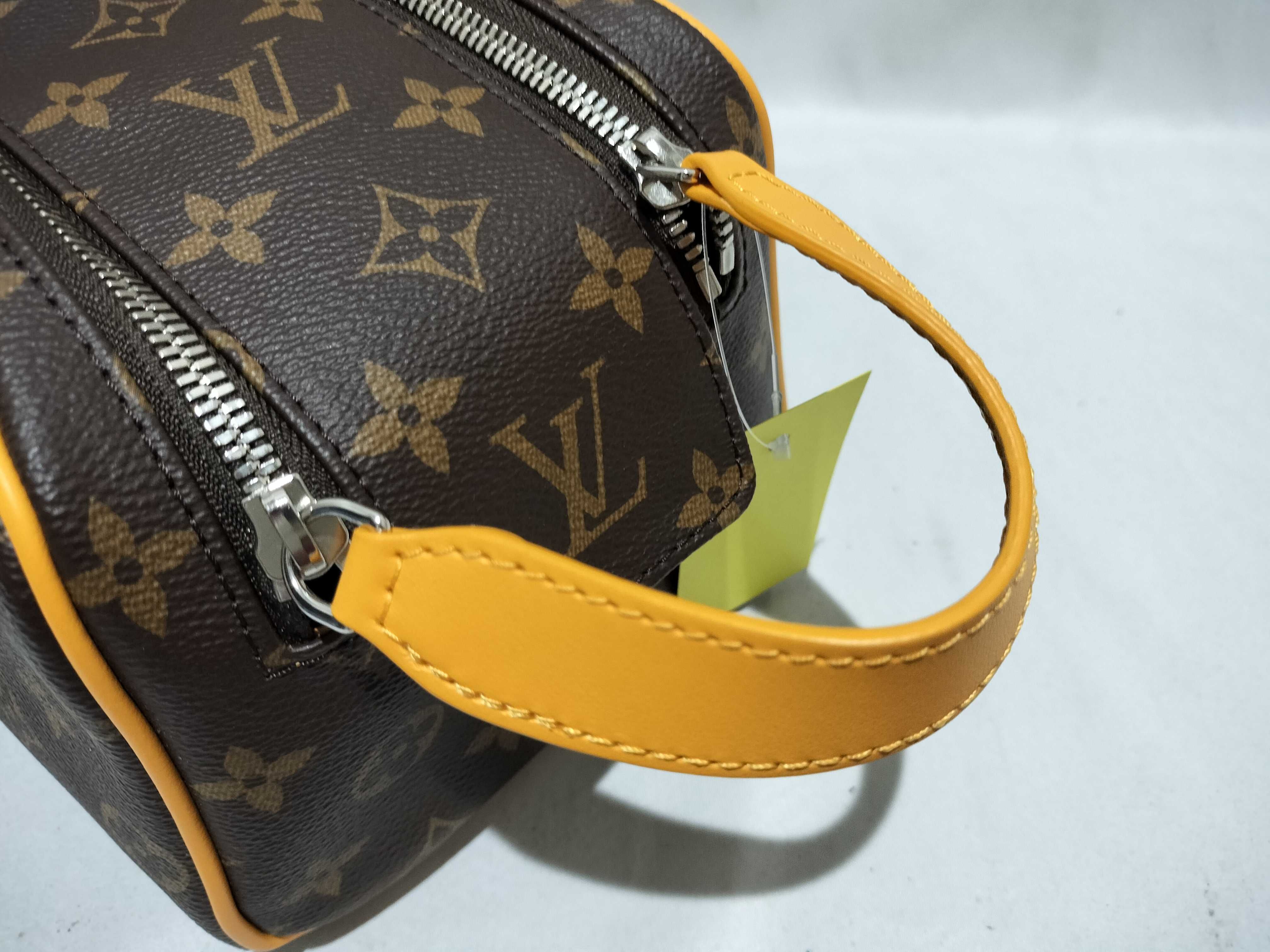 【水曜終了】(10697_0198)LOUIS VUITTON モノグラム M12643 マカサー ドップ・キット ポーチ