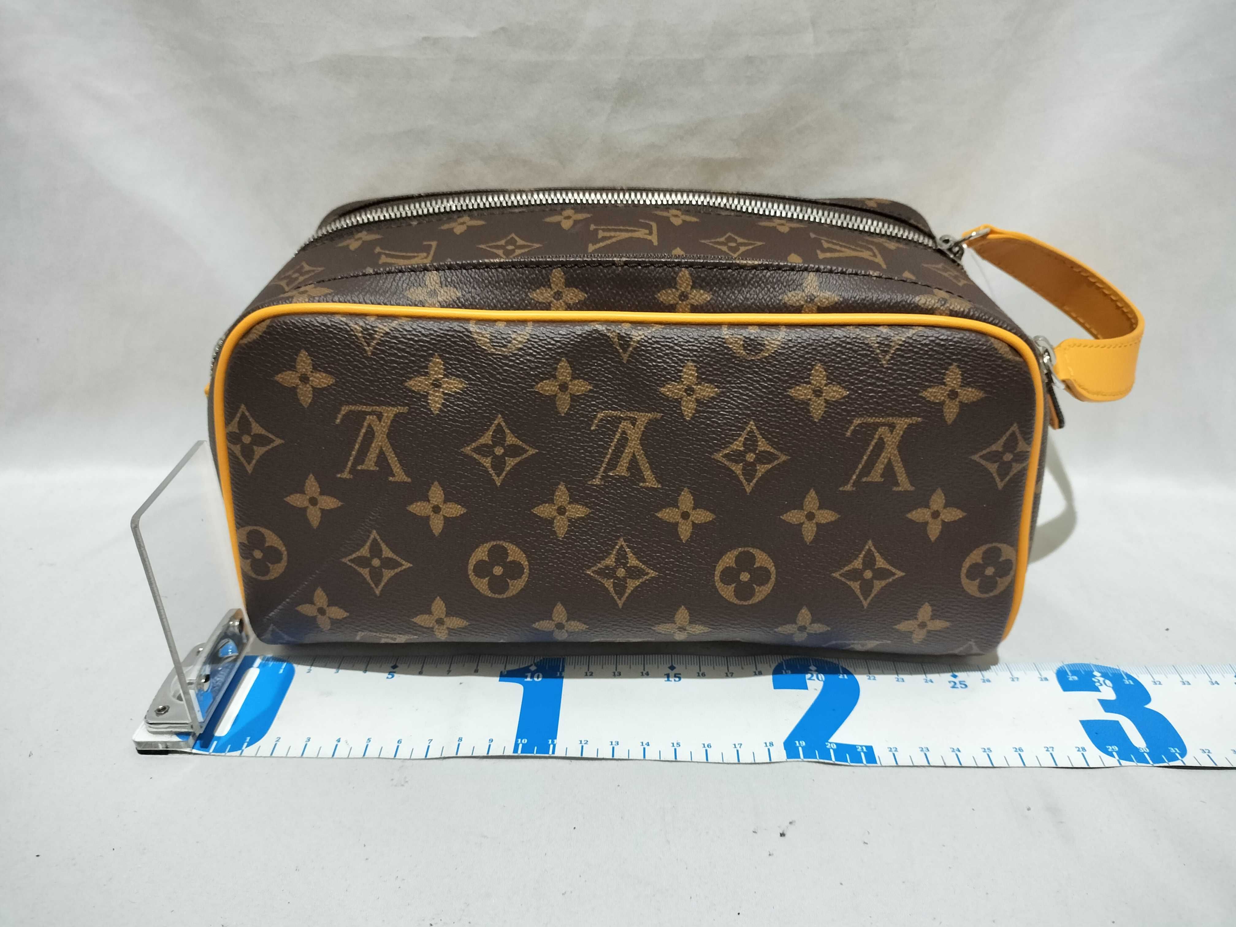 【水曜終了】(10697_0198)LOUIS VUITTON モノグラム M12643 マカサー ドップ・キット ポーチ