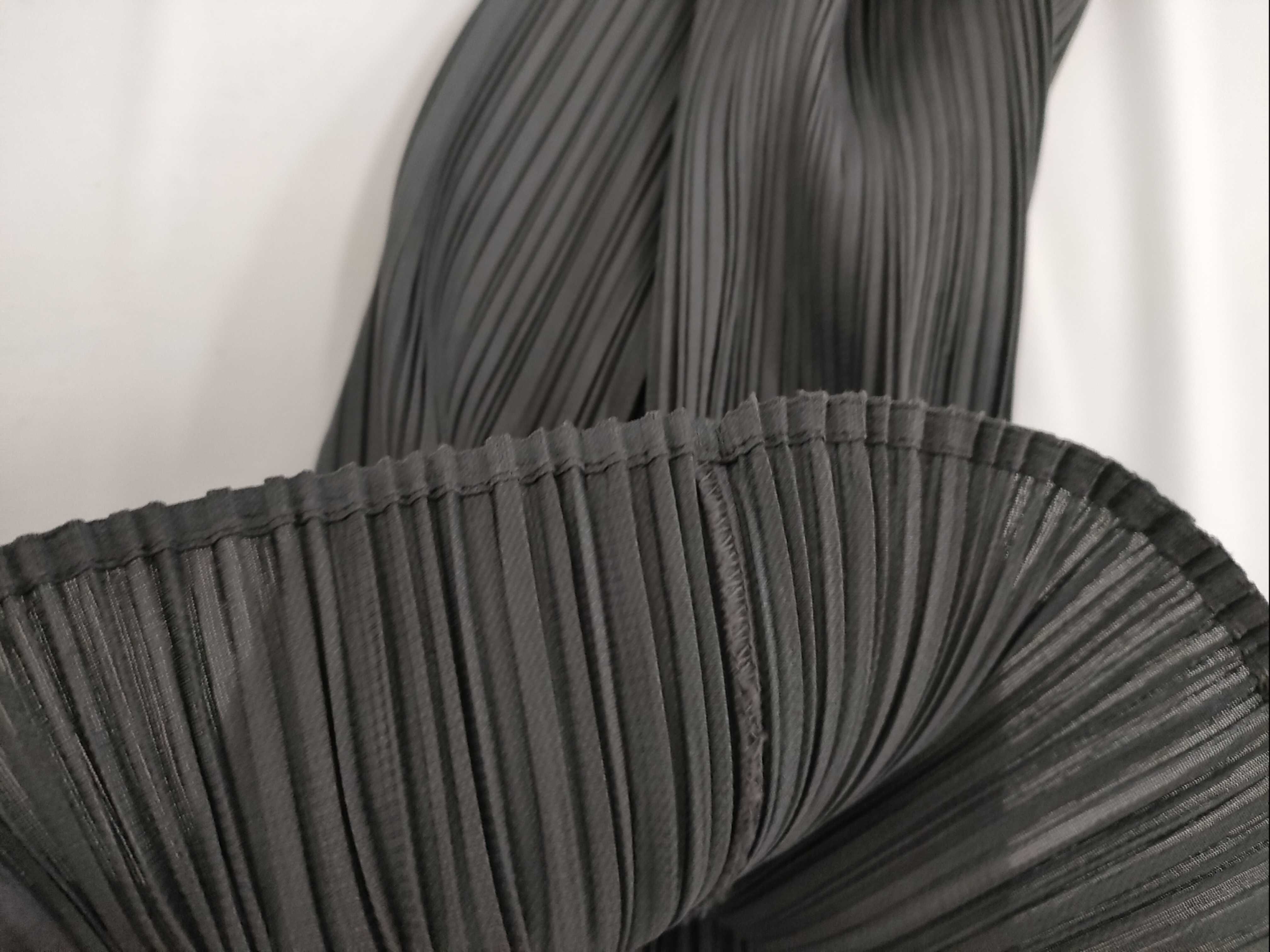 日曜終了(10743_0013)▼ISSEY MIYAKE プリーツプリーズ パンツ2点