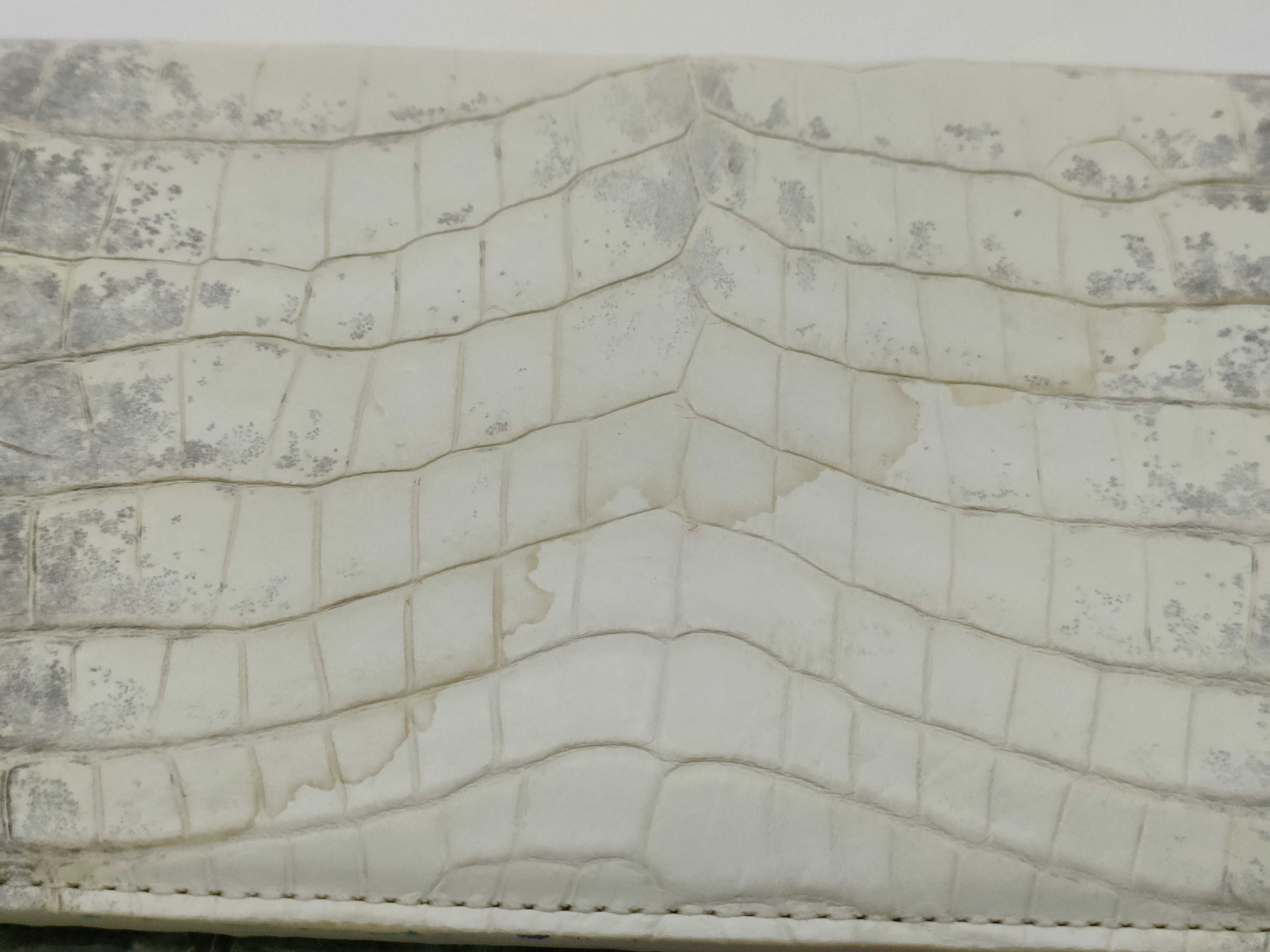 (10931_0815)▼ヒマラヤ クロコ 長財布