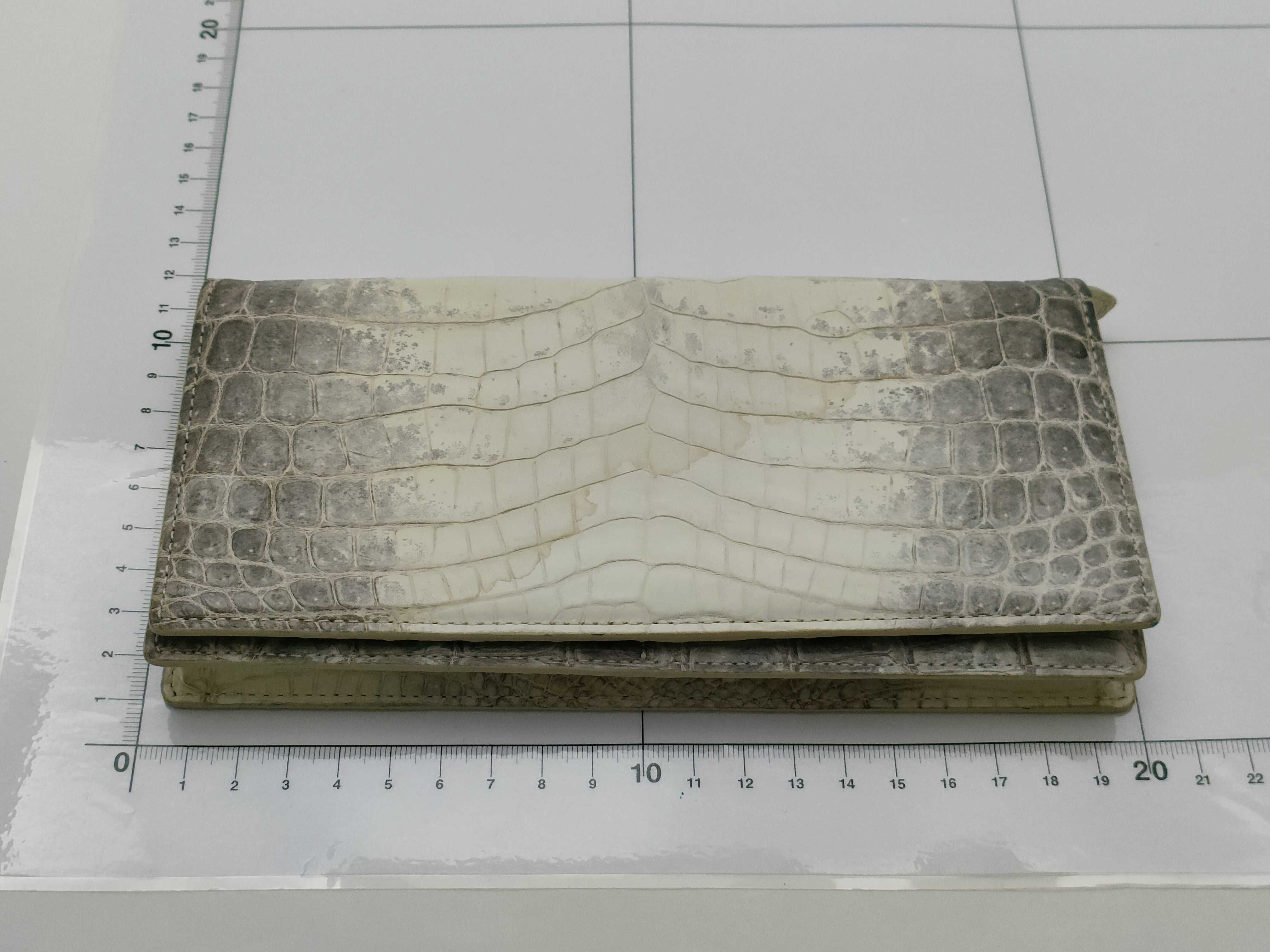 (10931_0815)▼ヒマラヤ クロコ 長財布