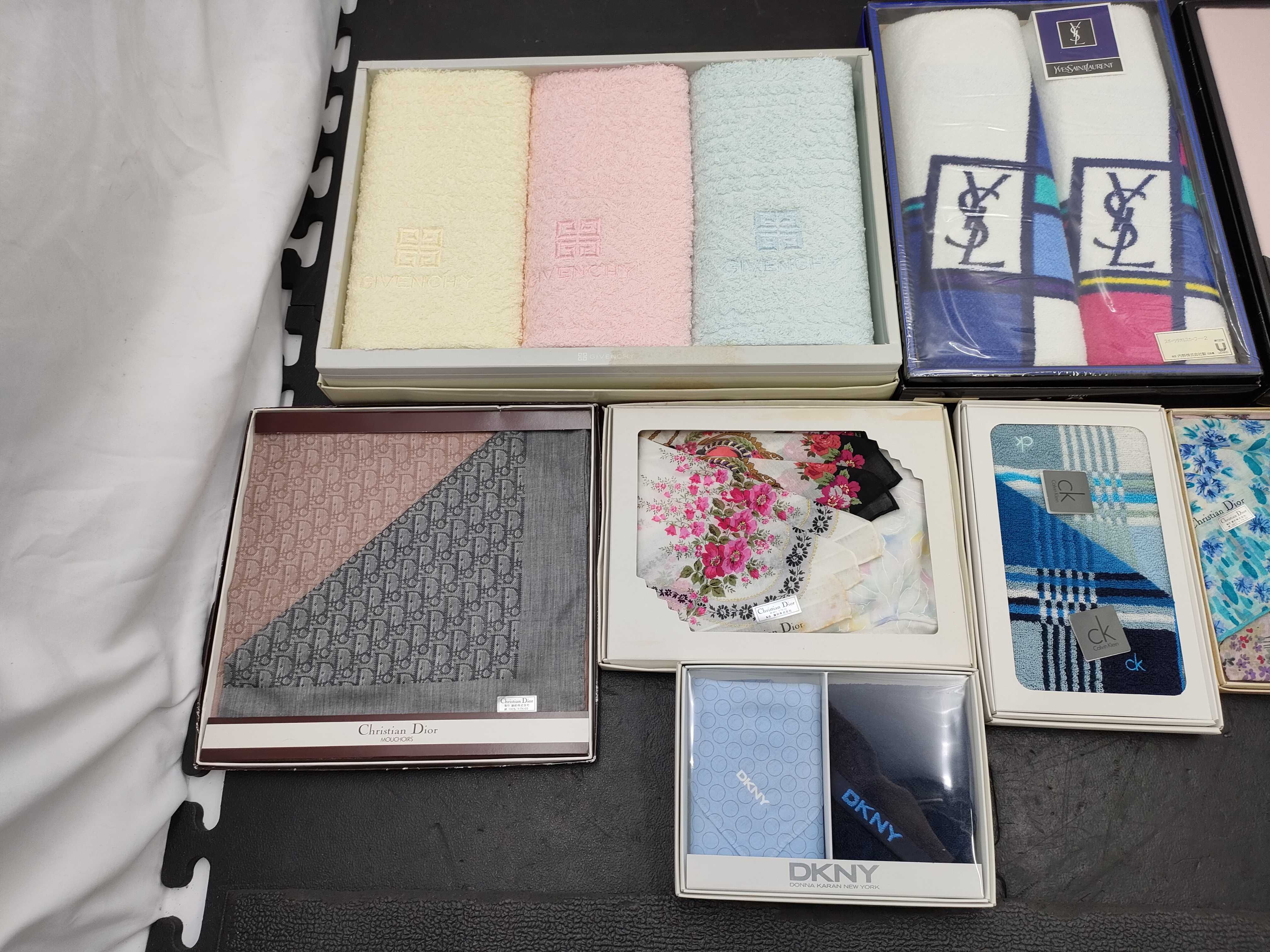 (10931_1028)▼Dior ブランドギフト/ディオールハンカチ等